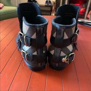 Burberry Fritton Fringe Rainboots 41 10/11 Black